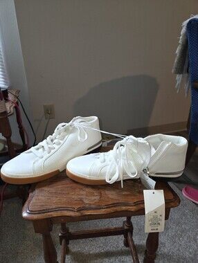 White Low Top Sneaker